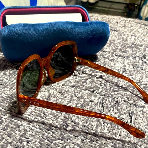 Gucci Honey Havana 
GG0625S Oversized Square Sunglasses - Picture 5 of 13